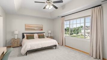 4 bedrooms, desk, iron/ironing board, travel crib