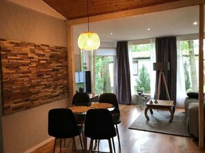 Mobile Home | Dining