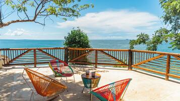 Luxury Villa | Terrace/patio