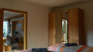 Rumah | 2 kamar tidur dan dilengkapi dengan perabotan berbeda-beda