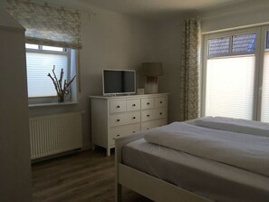 Mobile Home | 2 bedrooms, individually furnished - of a Comfortable Holiday Residence (Krummhoern)