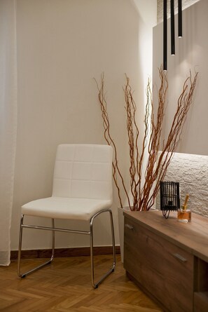 Spa - Honey House Kipseli Stylish, Reno 2BR Apt City Ctr (Kipseli)