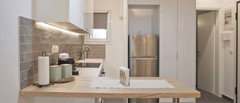 冰箱、烤箱、炉灶、烤面包机