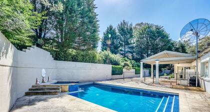 StayAU Expansive 6BR Villa Scenic Warrandyte