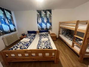 House | 4 bedrooms, individually furnished, iron/ironing board