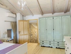 วิลล่า | 2 ห้องนอน, ตกแต่งพิเศษโดยเฉพาะ, เตารีด/โต๊ะรีดผ้า