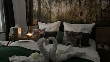 2 bedrooms, individually furnished, iron/ironing board, bed sheets