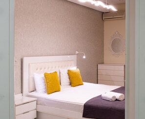 1 bedroom, laptop workspace, soundproofing, iron/ironing board - Welcome Northern Avenue Apartments (Yerevan)
