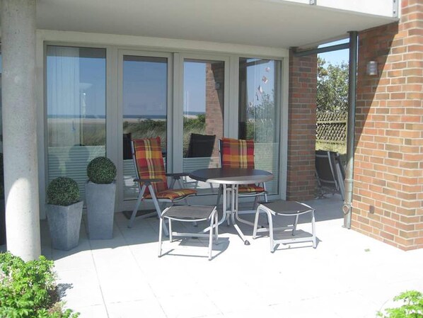 House | Outdoor dining