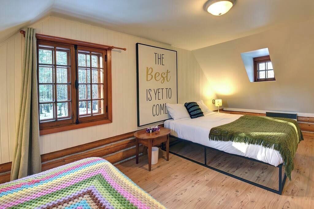 2 bedrooms, iron/ironing board, travel cot, WiFi