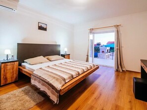 4 bedrooms, individually furnished - Holiday Home Ana Dreams (Privlaka)