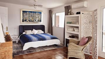 Mobile Home | 2 bedrooms, individually furnished, iron/ironing board, bed sheets
