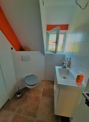 Mobile Home | Bathroom