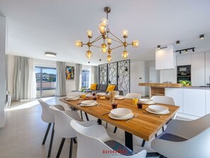 Villa | Dining