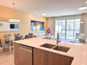 Interior - New Pool Home close to Disney (Clermont)