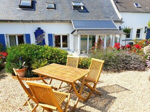 Asuntovaunu | Ruokailu