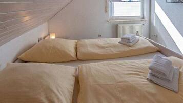 3 Schlafzimmer, individuell eingerichtet, Bügeleisen/Bügelbrett