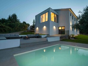 Villa | Pool | Outdoor pool - Nene Comfortable Holiday Residence (Pican)