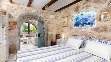 2 phòng ngủ, trang bị nội thất với thiết kế riêng biệt