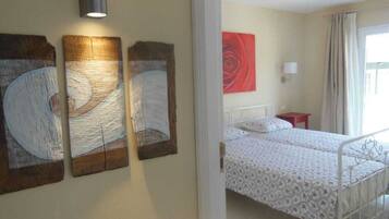 1 bedroom, individually furnished