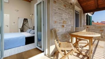 Mobile Home | Dining