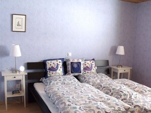 Mobile Unterkunft | 3 Schlafzimmer, individuell eingerichtet, BĂŒgeleisen/BĂŒgelbrett