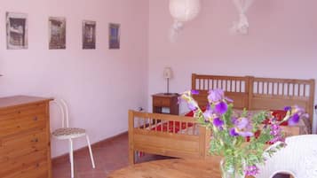 3 Schlafzimmer, individuell eingerichtet, Bügeleisen/Bügelbrett