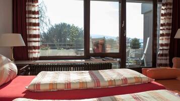 1 Schlafzimmer, individuell eingerichtet