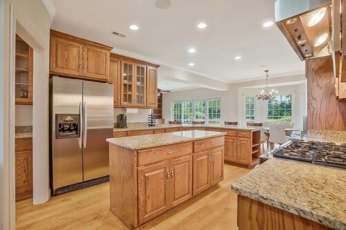 Expansive Villa w/ Hot Tub, Fire Pit