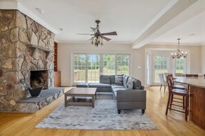 Smart TV, fireplace, DVD player, books