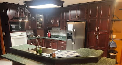 Charming 3-bedroom house in lovely Nashville with WiFi, AC