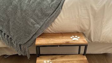 3 habitaciones, escritorio, tabla de planchar con plancha y wifi