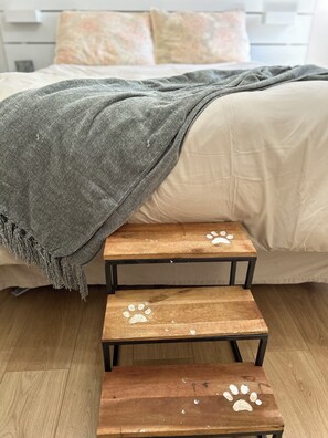 3 Schlafzimmer, Schreibtisch, Bügeleisen/Bügelbrett, WLAN