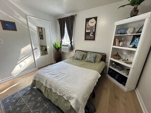 3 slaapkamers, een bureau, een strijkplank/strijkijzer, wifi