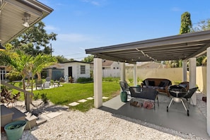 Terrace/patio - 2Swings - Pet Friendly Bungalow Downtown Tampa (Tampa)