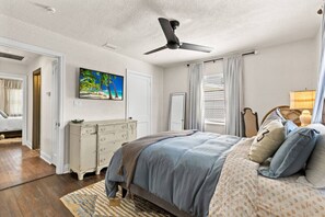 2 habitaciones, escritorio, tabla de planchar con plancha y wifi gratis 