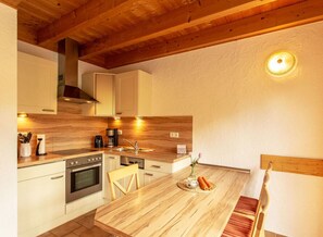 Private kitchen - Linden Comfortable Holiday Residence (Blankenheim)