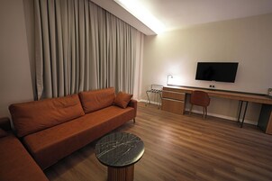 Junior Double or Twin Room | Living area