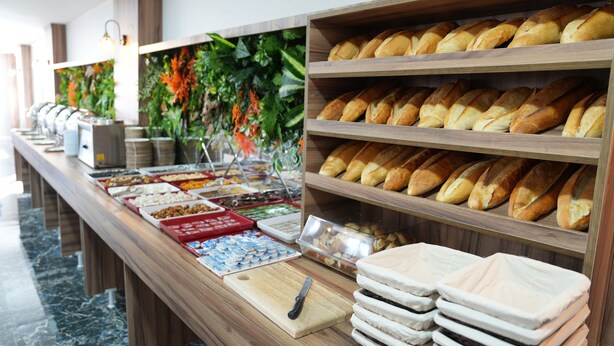 Free daily buffet breakfast - Dayman Hotel (Midyat)