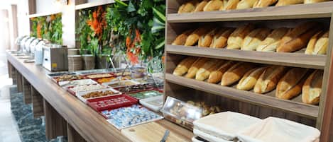 Desayuno buffet incluido todos los días