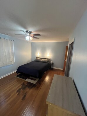 3 chambres, fer et planche à repasser, Wi-Fi, literie fournie