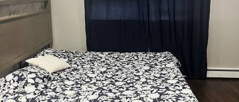 1 slaapkamer, een bureau, wifi, beddengoed