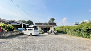 Exterior - The Kanzi Hotel & Village (Megamendung)