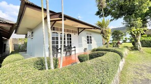 Grand Room - The Kanzi Hotel & Village (Megamendung)