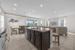 Interior - 5 Bedrooms/ 4.5 Bathrooms/ Encore (7434 MA) (Kissimmee)