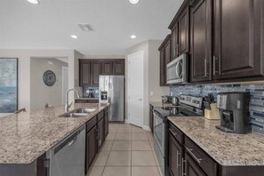Microwave, dishwasher, high chair - 5 Bedrooms/ 4.5 Bathrooms/ Encore (7434 MA) (Kissimmee)