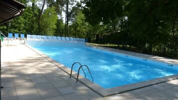 Kolam renang outdoor