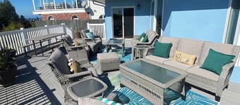 Oceanview home walking distance to beach, pier & short drive to downtown Ventura