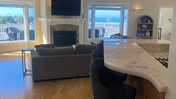 智能電視、壁爐