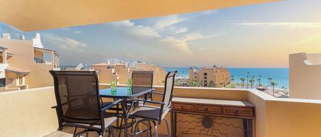 Condo, várias camas, sacada, vista para o oceano (Princesa De Peñasco B 508) | Opções para refeição ao ar livre